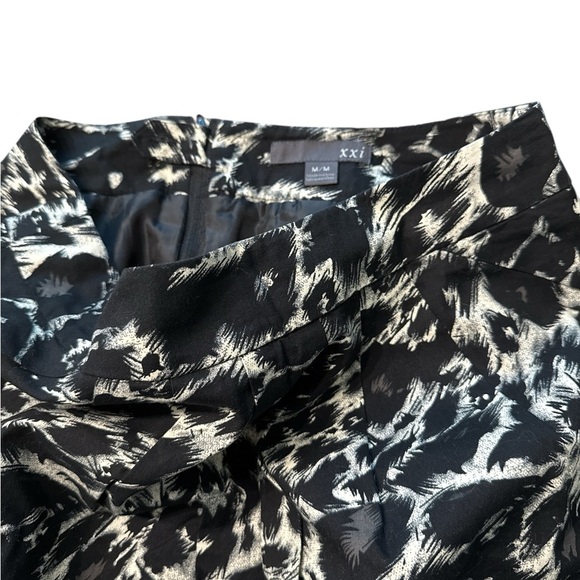 Forever 21 Black and White Animal Print Mini Skirt - Picture 3 of 4